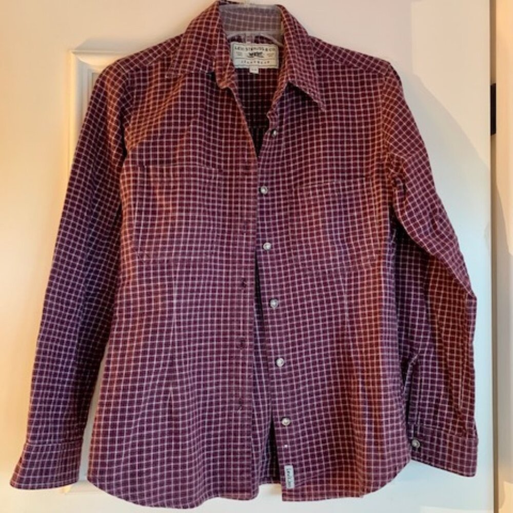 Levis Button Down Long Sleeve Burgundy Blouse